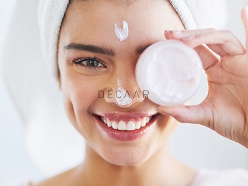 đang dùng retinol có peel da được không